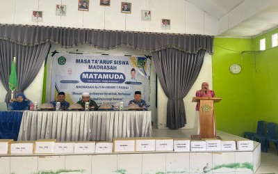 Resmi Ditutup, MATAMUDA Akhiri Rangkaian Orientasi dengan Pembagian Seragam Batik dan Atribut Madrasah Gratis.